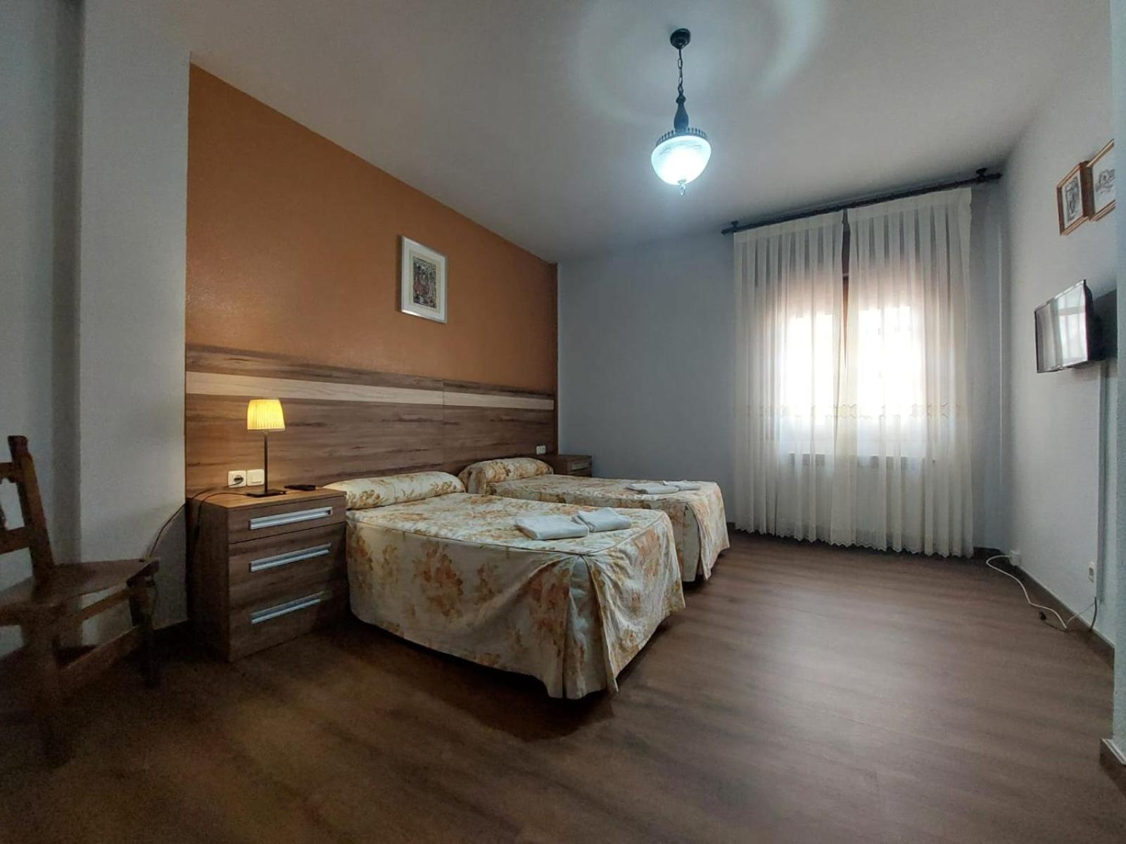Hostal Restaurante Villa De Sepulveda Ngoại thất bức ảnh