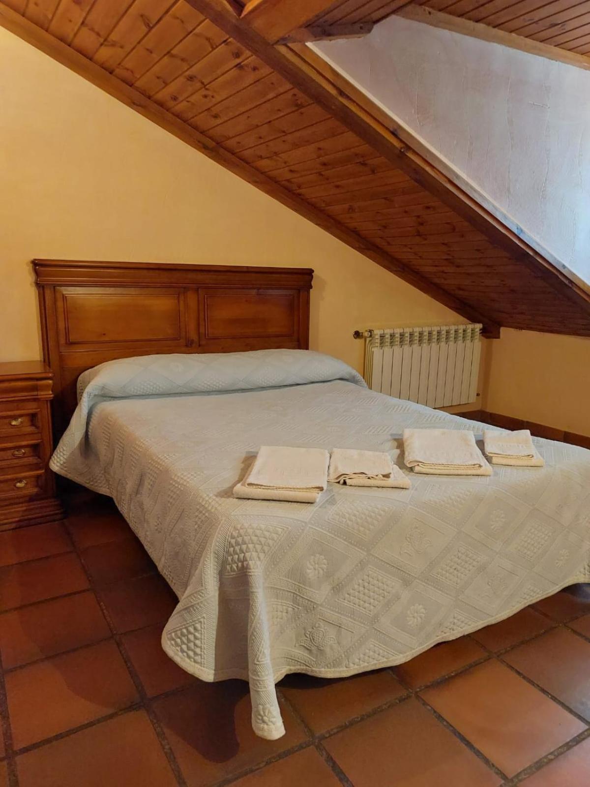 Hostal Restaurante Villa De Sepulveda Ngoại thất bức ảnh