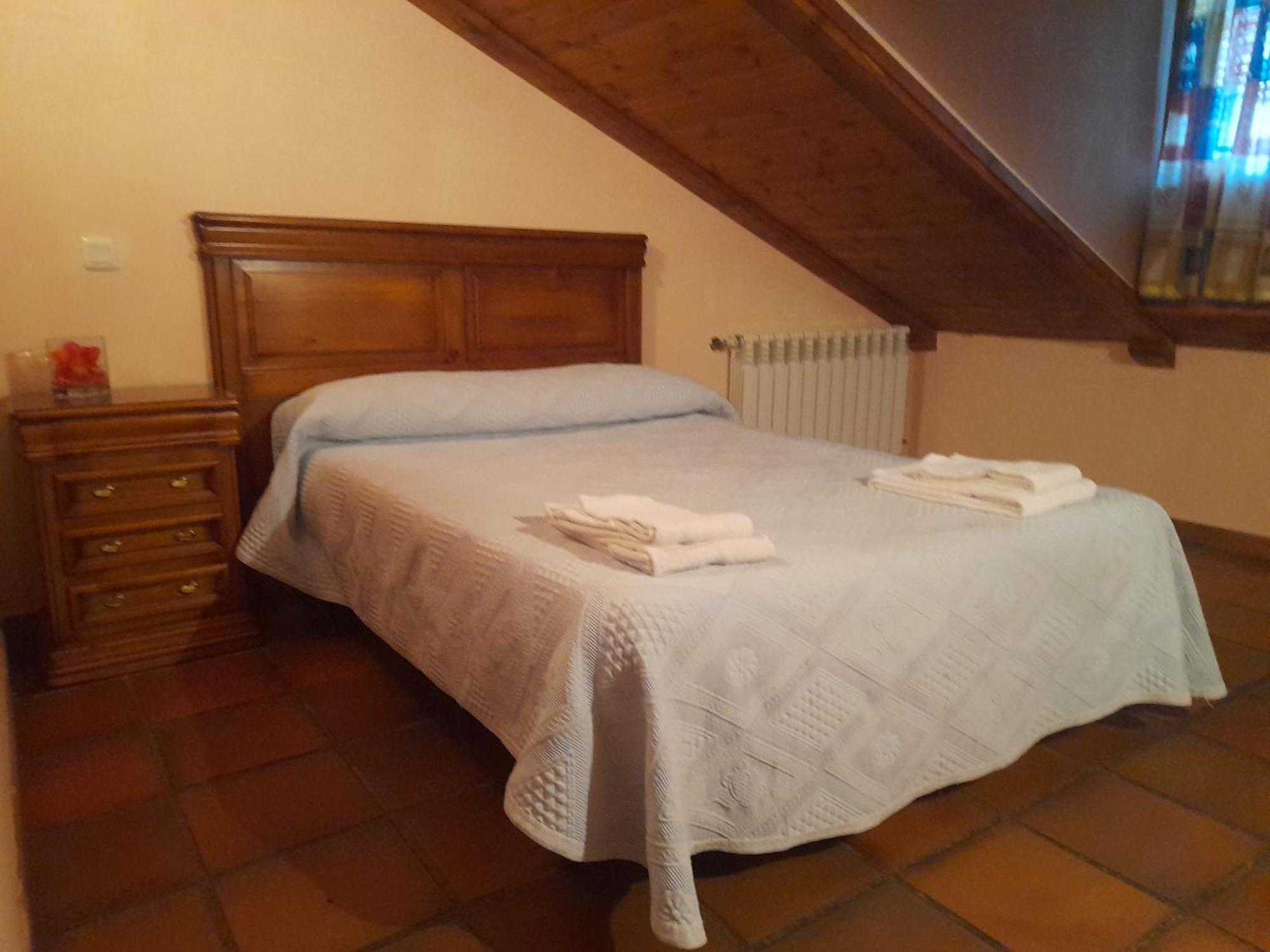 Hostal Restaurante Villa De Sepulveda Ngoại thất bức ảnh