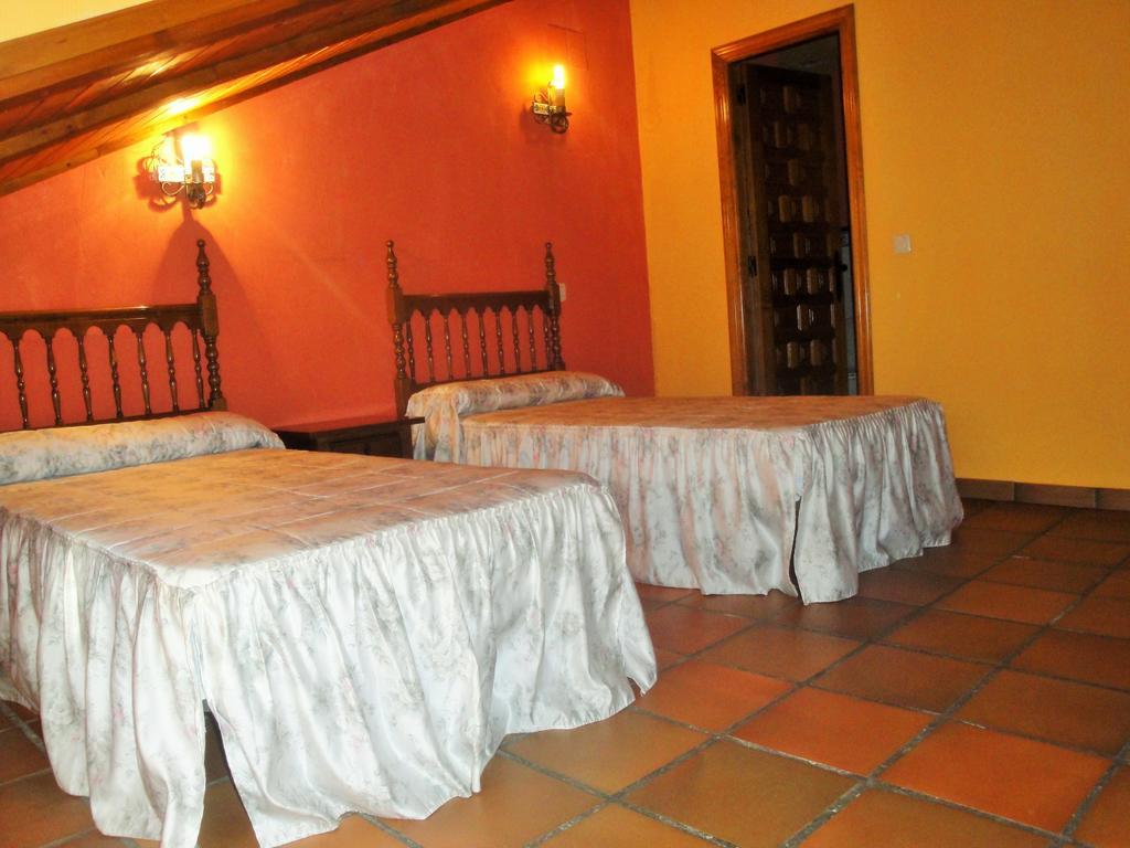 Hostal Restaurante Villa De Sepulveda Phòng bức ảnh