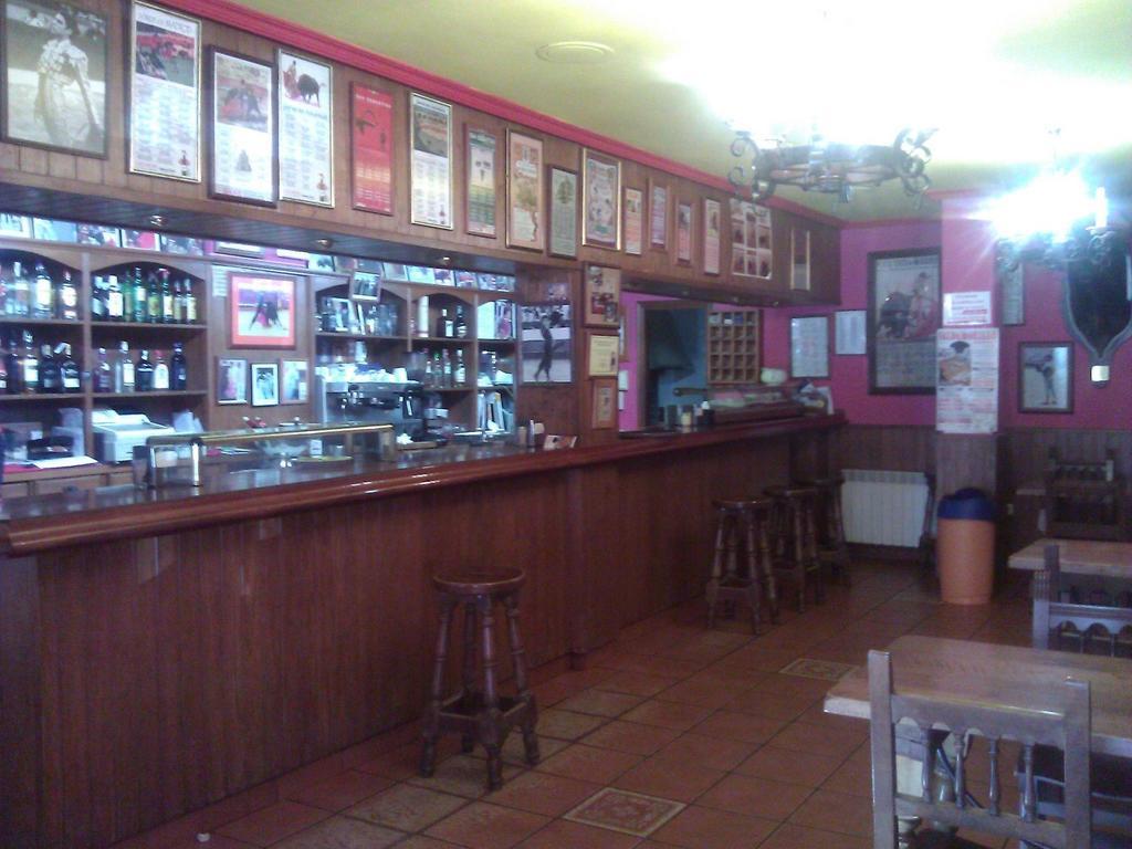 Hostal Restaurante Villa De Sepulveda Ngoại thất bức ảnh